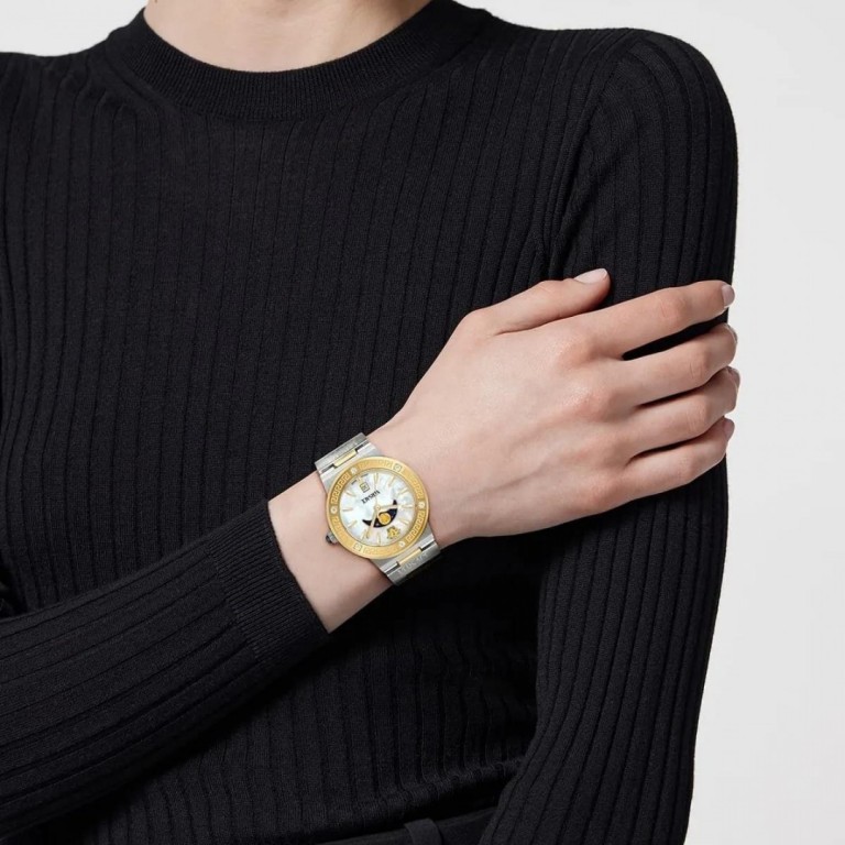 Versace VRSCVE7G00524 Kadın Kol Saati