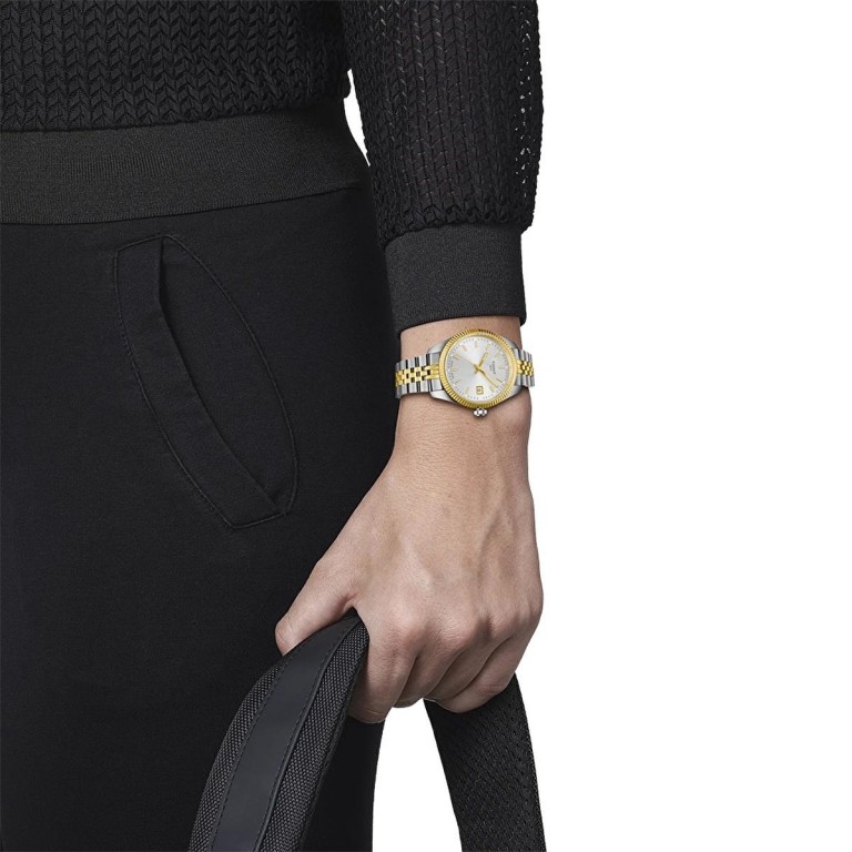 Tissot T1562102203100 Kadın Kol Saati